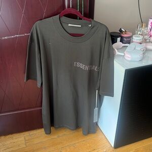 Men’s Essential T-shirt